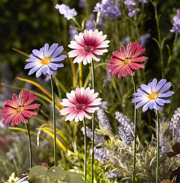 Daisies metal design