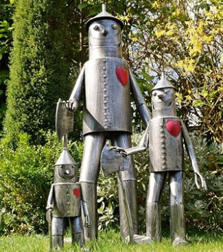 Retro Metal Lawn Robot Sculpture